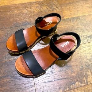 MIA Wedge Sandals Size 8